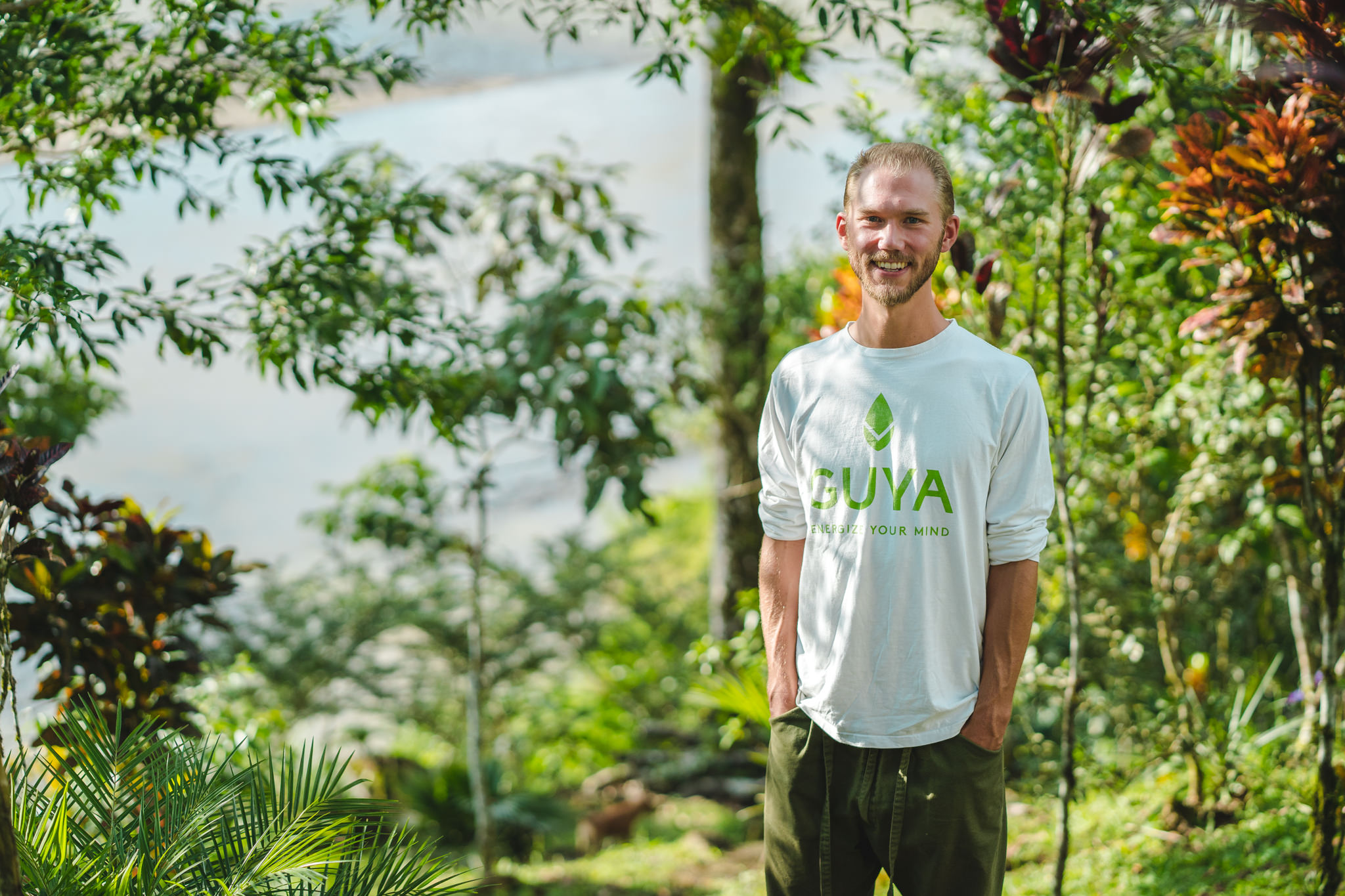 Sebastian Freidank in einer tropischen Umgebung
